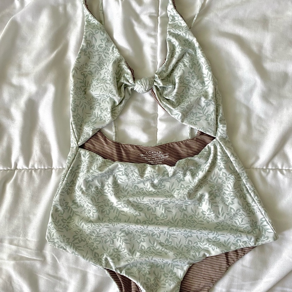 ACACIA Indies in Azalea • Size Large